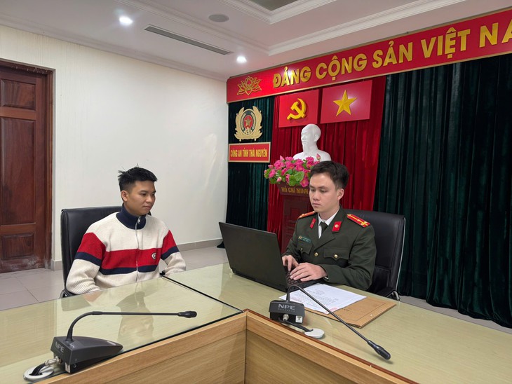 Lừa tiền ủng hộ đồng bào ngập lụt qua Facebook, một đối tượng bị khởi tố- Ảnh 2.