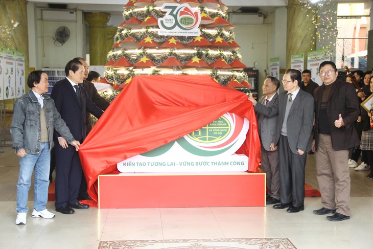 Lan tỏa niềm tự hào HUBT qua cuộc thi sáng tác Logo, Slogan kỷ niệm 30 năm thành lập- Ảnh 5.