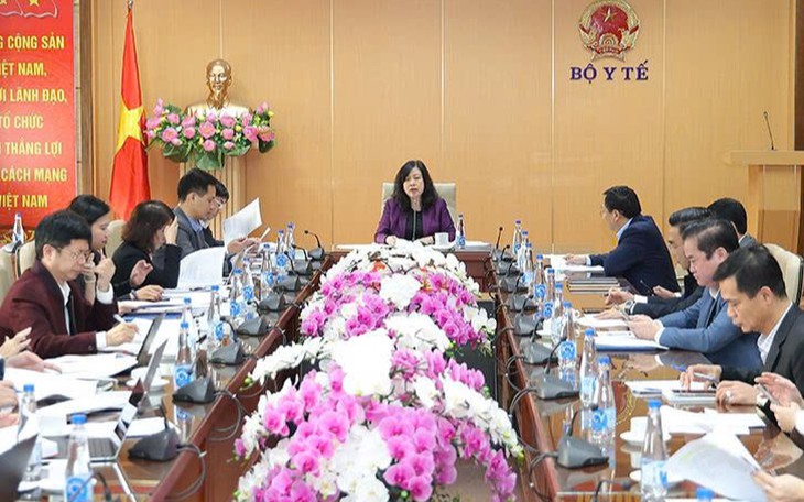 Nhân viên y tế thôn, cô đỡ thôn bản yên tâm công tác khi phụ cấp tăng- Ảnh 2.
