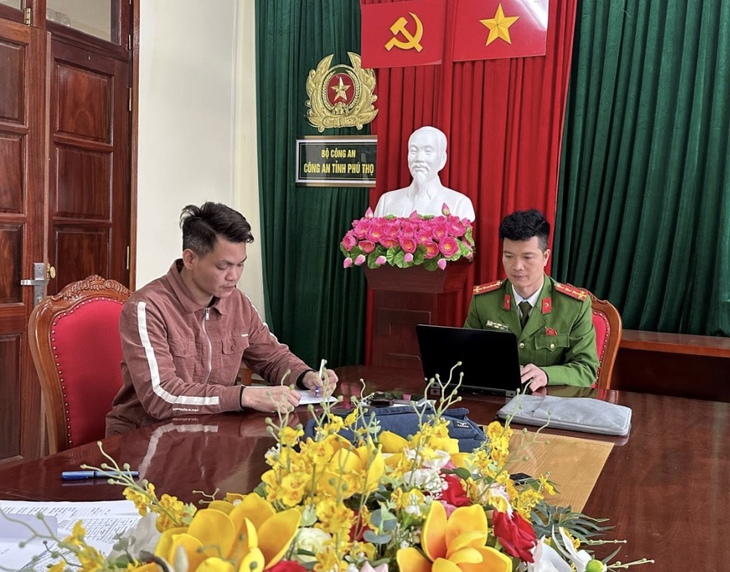 Bắt khẩn cấp 'CẬU LỢI KIM TRUY' vì rao bán bùa yêu- Ảnh 1.