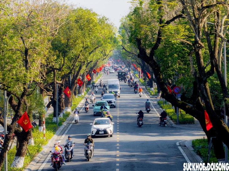 TP Huế rực rỡ cờ hoa hướng về Đại hội XIV của Đảng- Ảnh 1.