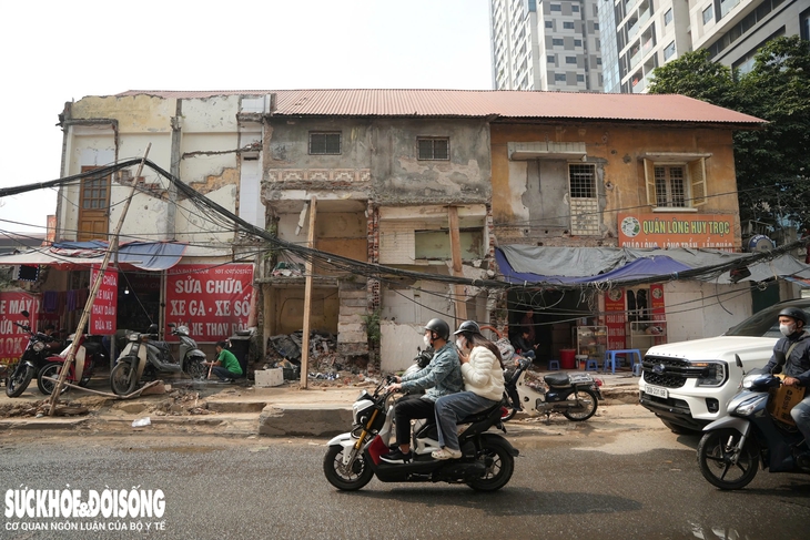 Nhà siêu mỏng xuất hiện sau khi mở rộng đường Nguyễn Tuân- Ảnh 6. Nhà siêu mỏng xuất hiện sau khi mở rộng đường Nguyễn Tuân- Ảnh 6.