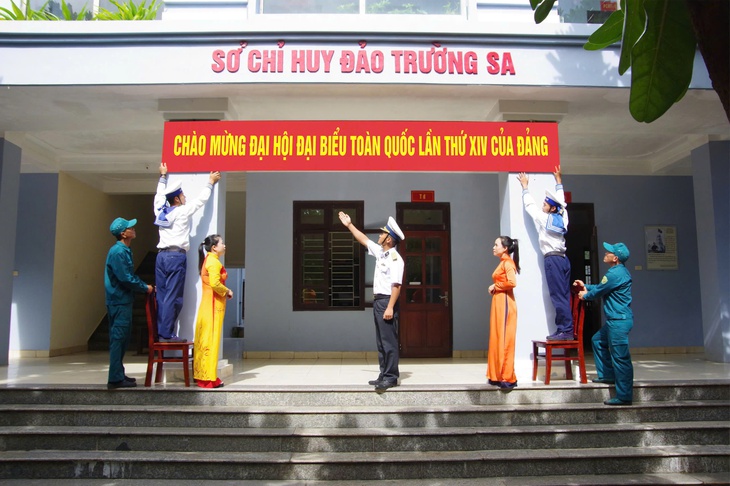 Lực lượng quân y Trường Sa hướng về Đại hội XIV của Đảng- Ảnh 1. Lực lượng quân y Trường Sa hướng về Đại hội XIV của Đảng- Ảnh 1.