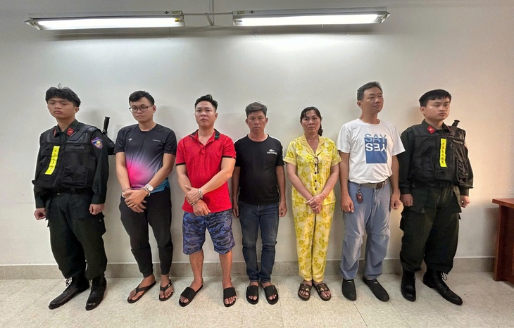 Khởi tố 13 bị can trong đường dây mua bán vũ khí quân dụng tại TPHCM- Ảnh 5.