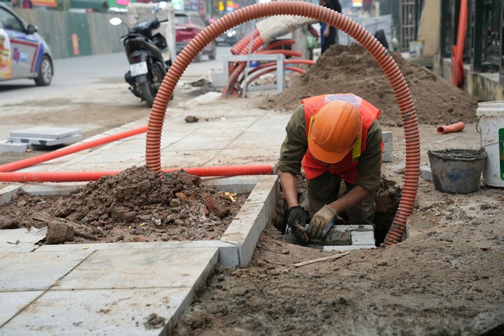 Nhà siêu mỏng xuất hiện sau khi mở rộng đường Nguyễn Tuân- Ảnh 9. Nhà siêu mỏng xuất hiện sau khi mở rộng đường Nguyễn Tuân- Ảnh 9.