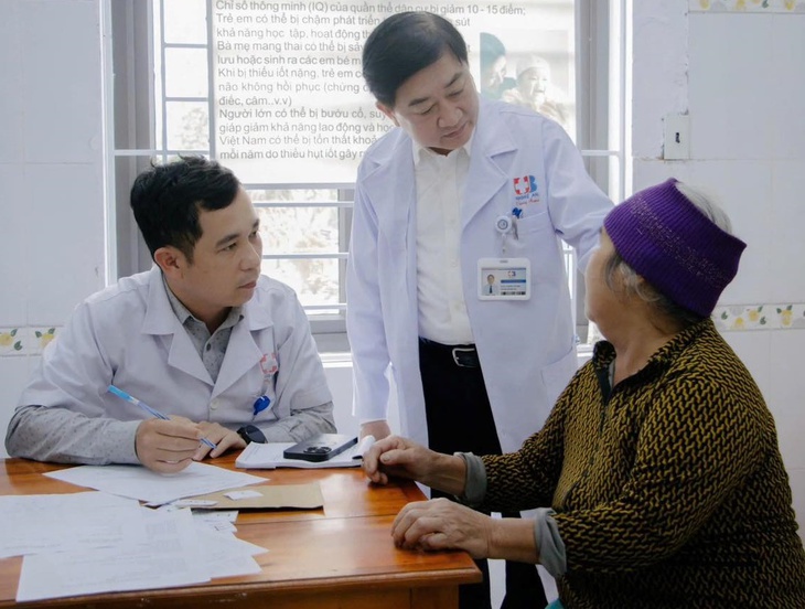 Gần 500 người dân xã Vân Tụ được sàng lọc ung thư, cấp phát thuốc miễn phí- Ảnh 3.
