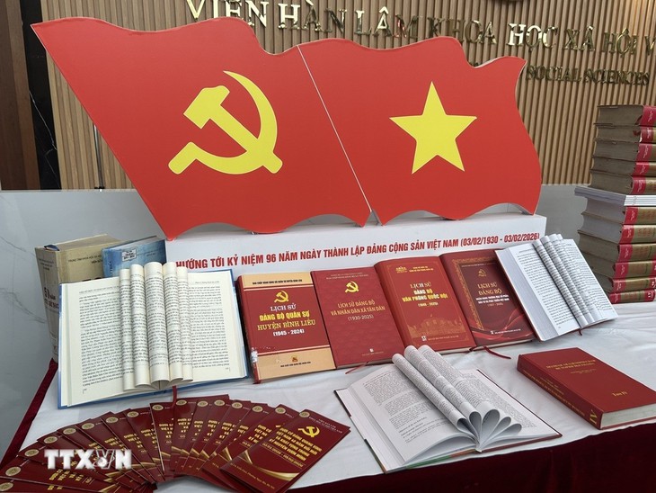 Bảo đảm văn kiện Đại hội XIV trở thành động lực đổi mới tư duy và hành động, khơi dậy khát vọng phát triển- Ảnh 1. Bảo đảm văn kiện Đại hội XIV trở thành động lực đổi mới tư duy và hành động, khơi dậy khát vọng phát triển- Ảnh 1.