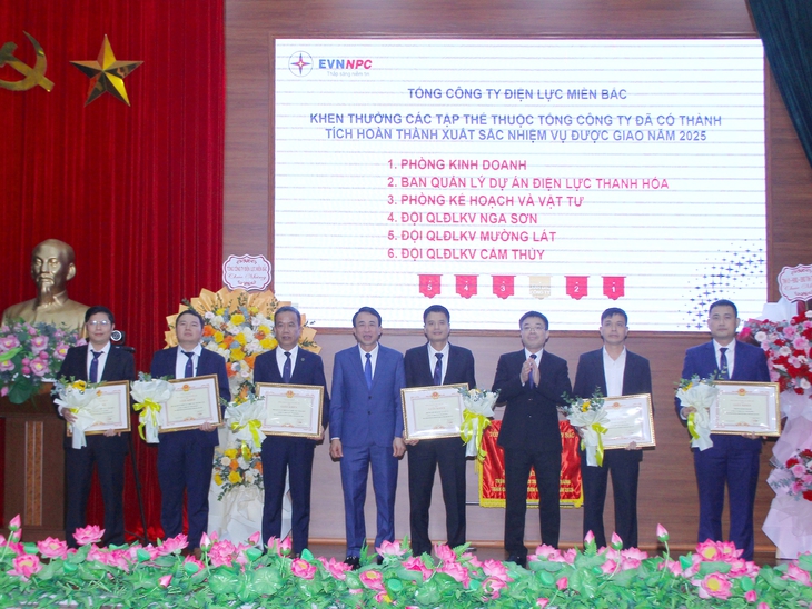Vững dòng điện – sáng niềm tin: Công ty Điện lực Thanh Hóa vượt khó năm 2025, sẵn sàng bứt phá trong giai đoạn mới- Ảnh 5.