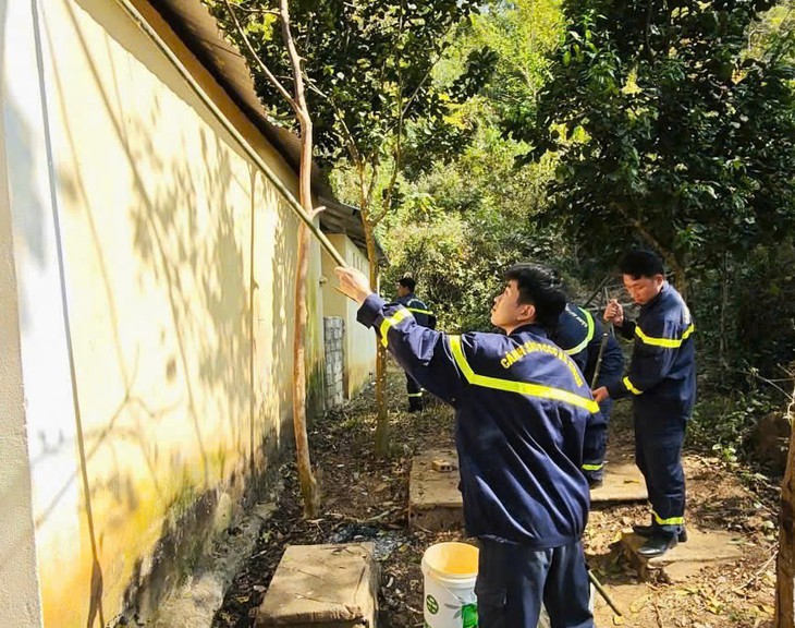 Hành trình mang hơi ấm và ánh sáng đến với đồng bào vùng cao Thanh Hóa- Ảnh 2.