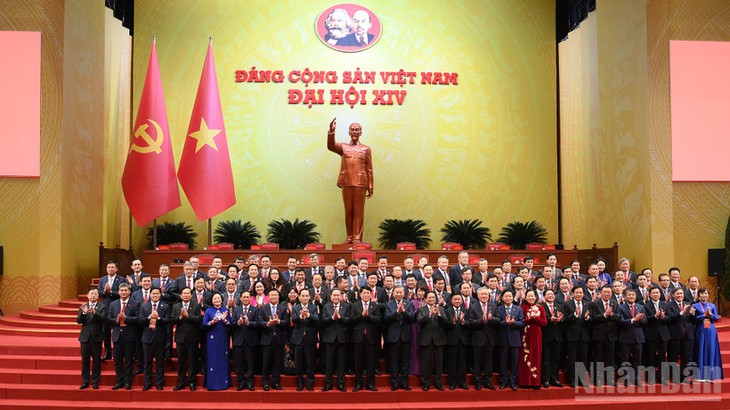 Trí tuệ toàn Đảng gắn kết niềm tin của cả dân tộc- Ảnh 1.