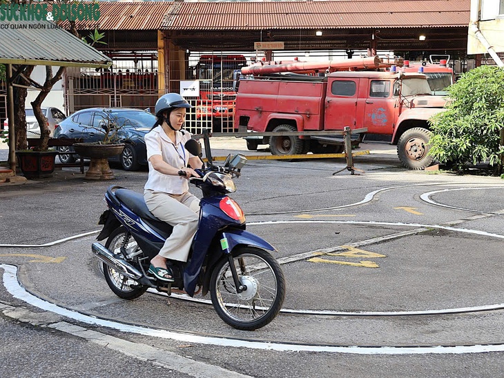 Bộ Công an thống nhất bỏ một bài thi trong sát hạch bằng lái xe máy- Ảnh 2.