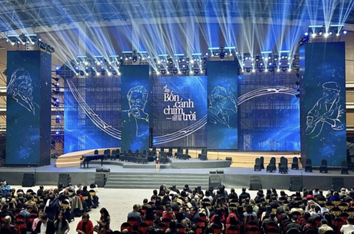 Show 'Về đây bốn cánh chim trời' bị huỷ: Khán giả mua vé có đòi lại được tiền?- Ảnh 2.