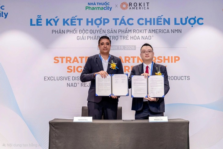 Pharmacity và ROKIT AMERICA ký kết hợp tác chiến lược mở ra định hướng phát triển bền vững tại thị trường Việt Nam- Ảnh 1. Pharmacity và ROKIT AMERICA ký kết hợp tác chiến lược mở ra định hướng phát triển bền vững tại thị trường Việt Nam- Ảnh 1.