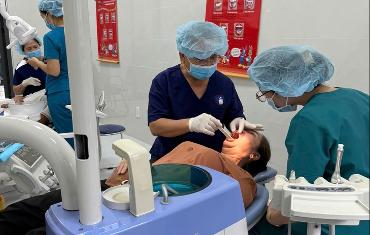 TPHCM đề xuất đổi mới trạm y tế theo mô hình chăm sóc liên tục gắn với địa bàn, hộ gia đình, vòng đời- Ảnh 1. TPHCM đề xuất đổi mới trạm y tế theo mô hình chăm sóc liên tục gắn với địa bàn, hộ gia đình, vòng đời- Ảnh 1.