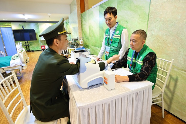 Ngành y tế đảm bảo nhân lực, trang thiết bị phục vụ Đại hội XIV của Đảng- Ảnh 3. Ngành y tế đảm bảo nhân lực, trang thiết bị phục vụ Đại hội XIV của Đảng- Ảnh 3.
