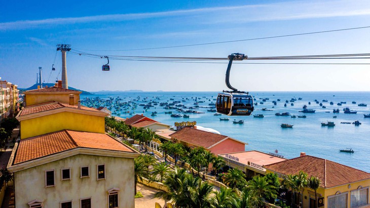 Du xuân Phú Quốc dịp Tết: Chơi gì ăn đâu trọn trải nghiệm lễ hội?- Ảnh 1. Du xuân Phú Quốc dịp Tết: Chơi gì ăn đâu trọn trải nghiệm lễ hội?- Ảnh 1.