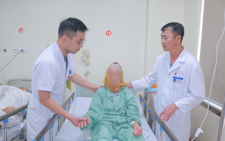 Cứu cụ bà 87 tuổi bị gãy xương đùi phức tạp- Ảnh 3.