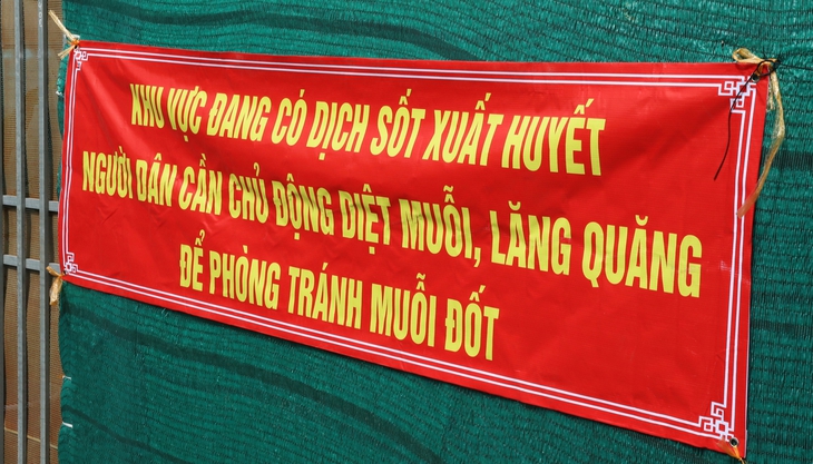 Số ca mắc sốt xuất huyết, tay chân miệng ở TPHCM giảm nhưng nguy cơ vẫn hiện hữu- Ảnh 1. Số ca mắc sốt xuất huyết, tay chân miệng ở TPHCM giảm nhưng nguy cơ vẫn hiện hữu- Ảnh 1.