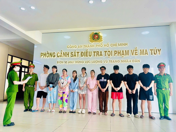 Công an TPHCM triệt phá ổ ma túy có đối tượng bị truy nã quốc tế- Ảnh 1.