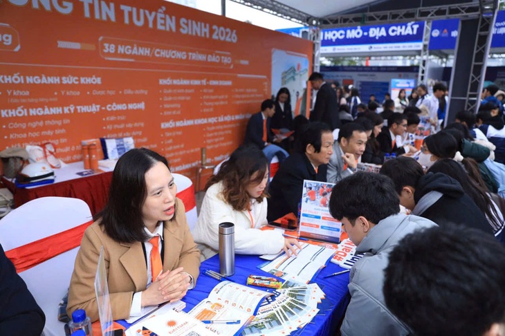 Tuyển sinh khối ngành y: Không chỉ là đam mê- Ảnh 1.