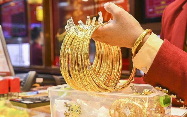 Giá vàng hôm nay ngày 26/1 đồng loạt tăng rất mạnh lên đỉnh- Ảnh 2.