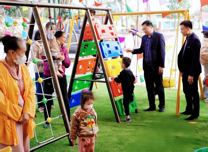 Bệnh viện Phổi Nghệ An hoàn thiện sân chơi cho bệnh nhi- Ảnh 6. Bệnh viện Phổi Nghệ An hoàn thiện sân chơi cho bệnh nhi- Ảnh 6.