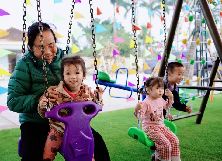 Bệnh viện Phổi Nghệ An hoàn thiện sân chơi cho bệnh nhi- Ảnh 4. Bệnh viện Phổi Nghệ An hoàn thiện sân chơi cho bệnh nhi- Ảnh 4.