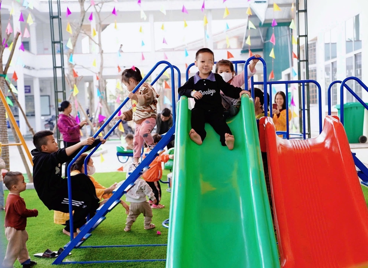 Bệnh viện Phổi Nghệ An hoàn thiện sân chơi cho bệnh nhi- Ảnh 5. Bệnh viện Phổi Nghệ An hoàn thiện sân chơi cho bệnh nhi- Ảnh 5.