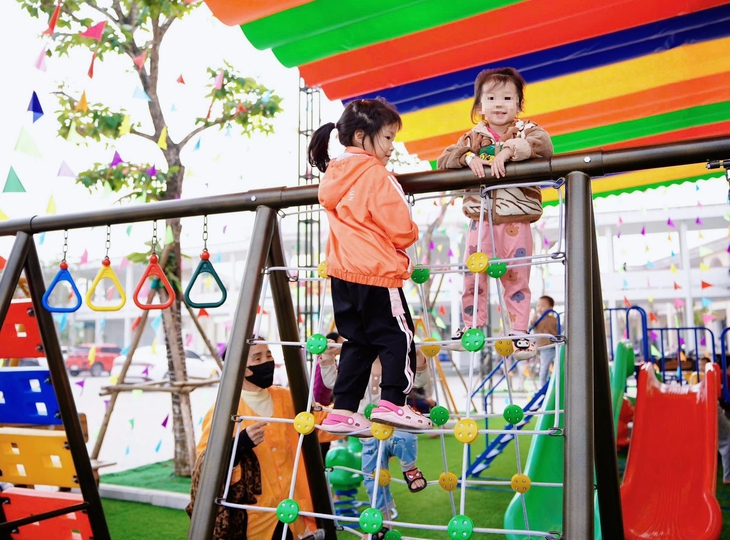 Bệnh viện Phổi Nghệ An hoàn thiện sân chơi cho bệnh nhi- Ảnh 8. Bệnh viện Phổi Nghệ An hoàn thiện sân chơi cho bệnh nhi- Ảnh 8.