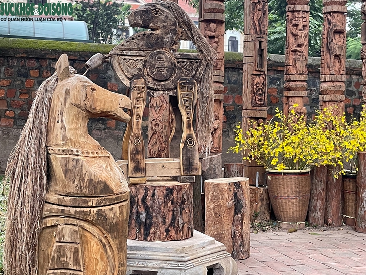 Cận cảnh bộ tượng ngựa độc bản Tây Nguyên chào Tết Bính Ngọ tại Hà Nội- Ảnh 8. Cận cảnh bộ tượng ngựa độc bản Tây Nguyên chào Tết Bính Ngọ tại Hà Nội- Ảnh 8.