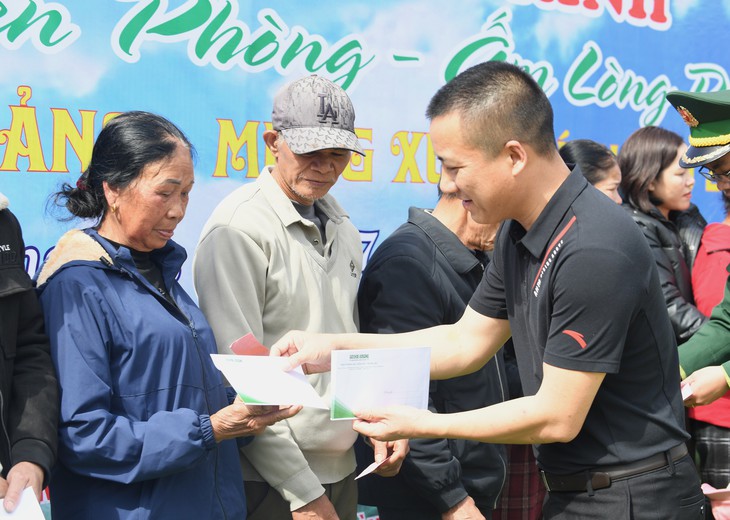 Báo Sức khỏe và Đời sống góp quà vui Xuân biên giới cùng đồng bào Mã Liềng- Ảnh 21. Báo Sức khỏe và Đời sống góp quà vui Xuân biên giới cùng đồng bào Mã Liềng- Ảnh 21.