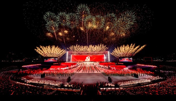 Từ 'đảo pháo hoa' 365 ngày, 'thành phố pháo hoa' không ngủ đến đại nhạc hội pháo hoa tại Hà Nội và dấu ấn Sun Group- Ảnh 1. Từ 'đảo pháo hoa' 365 ngày, 'thành phố pháo hoa' không ngủ đến đại nhạc hội pháo hoa tại Hà Nội và dấu ấn Sun Group- Ảnh 1.