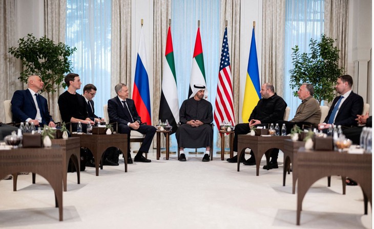 Điện Kremlin tuyên bố bảo đảm an toàn cho ông Zelensky tới Moskva gặp Tổng thống Putin- Ảnh 2.