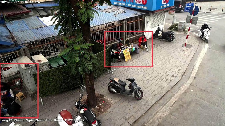 Hà Nội: 'Phạt nguội' 257 trường hợp vi phạm trật tự đô thị trong1 ngày - Ảnh 2. Hà Nội: 'Phạt nguội' 257 trường hợp vi phạm trật tự đô thị trong1 ngày - Ảnh 2.