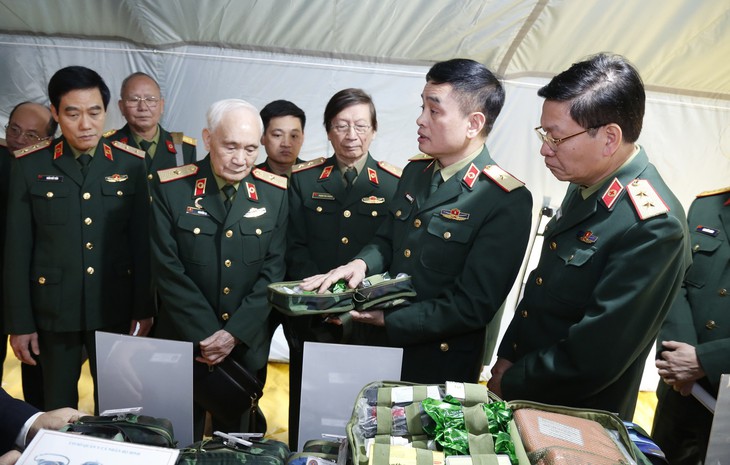 Lực lượng Quân y luôn hết lòng vì người bệnh, thực hiện đúng lời dạy 'Lương y như từ mẫu'
- Ảnh 1. Lực lượng Quân y luôn hết lòng vì người bệnh, thực hiện đúng lời dạy 'Lương y như từ mẫu'
- Ảnh 1.
