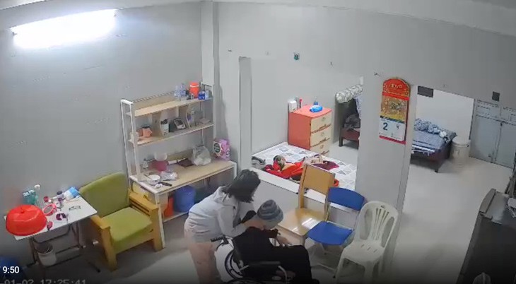 Vụ nữ giúp việc hành hạ cụ bà: ‘Hành vi đối xử tàn nhẫn, có thể bị xử lý hình sự’- Ảnh 3. Vụ nữ giúp việc hành hạ cụ bà: ‘Hành vi đối xử tàn nhẫn, có thể bị xử lý hình sự’- Ảnh 3.