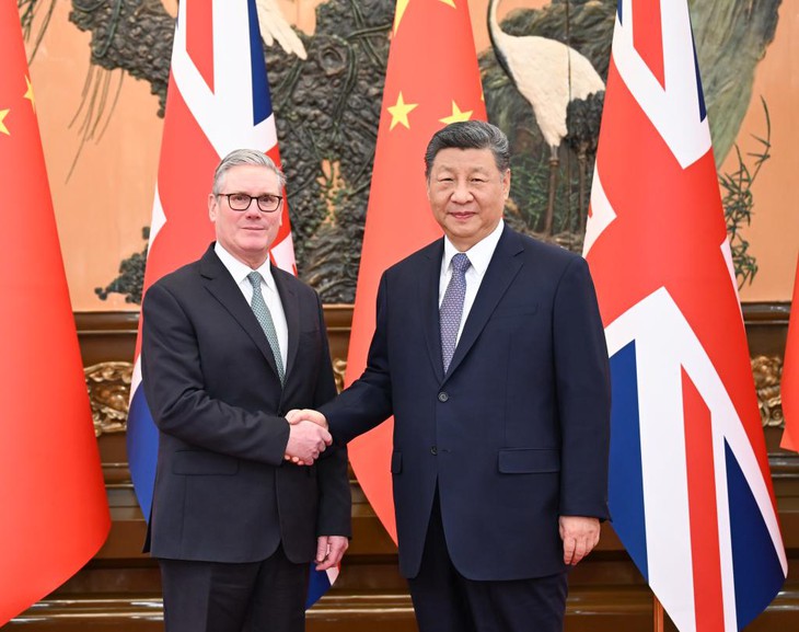 Chủ tịch Trung Quốc Tập Cận Bình hội đàm với Thủ tướng Anh Keir Starmer- Ảnh 1.