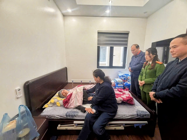 Vụ nữ giúp việc hành hạ cụ bà: ‘Hành vi đối xử tàn nhẫn, có thể bị xử lý hình sự’- Ảnh 1. Vụ nữ giúp việc hành hạ cụ bà: ‘Hành vi đối xử tàn nhẫn, có thể bị xử lý hình sự’- Ảnh 1.