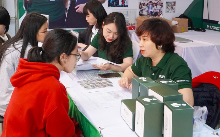 Nhiều trường công bố mức học phí đại học 2026, thí sinh cần biết