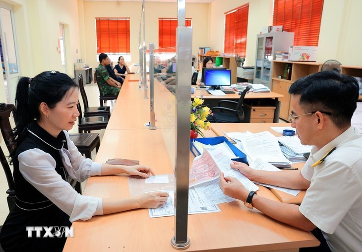 Mức xử phạt đối với 9 hành vi vi phạm hành chính trong lĩnh vực phí và lệ phí- Ảnh 1. Mức xử phạt đối với 9 hành vi vi phạm hành chính trong lĩnh vực phí và lệ phí- Ảnh 1.