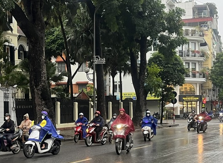 Miền Bắc cao điểm rét buốt, cảnh báo mưa lớn trên biển- Ảnh 1.