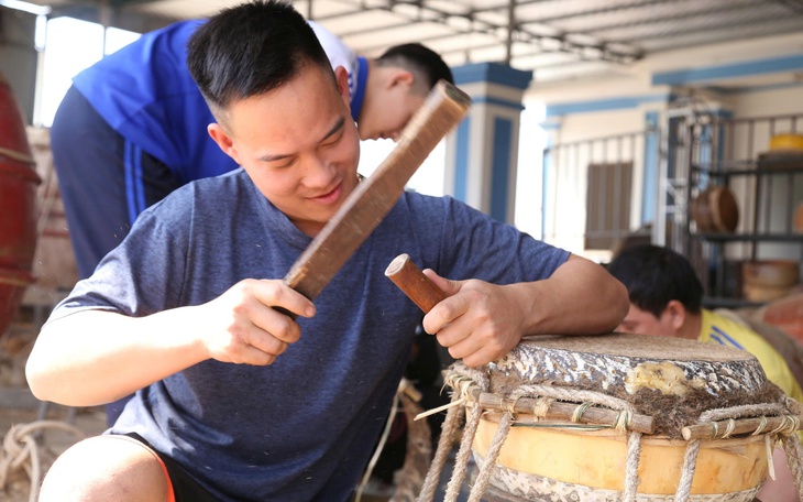 Giữ nhịp trống quê giữa vòng xoáy thị trường  - Ảnh 6.