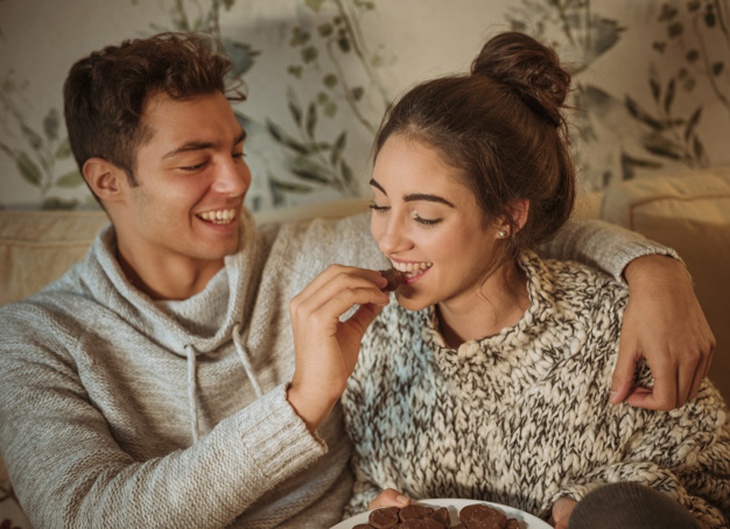5 loại 'gia vị yêu' tự nhiên giúp hâm nóng tình cảm lứa đôi dịp đầu năm- Ảnh 1.