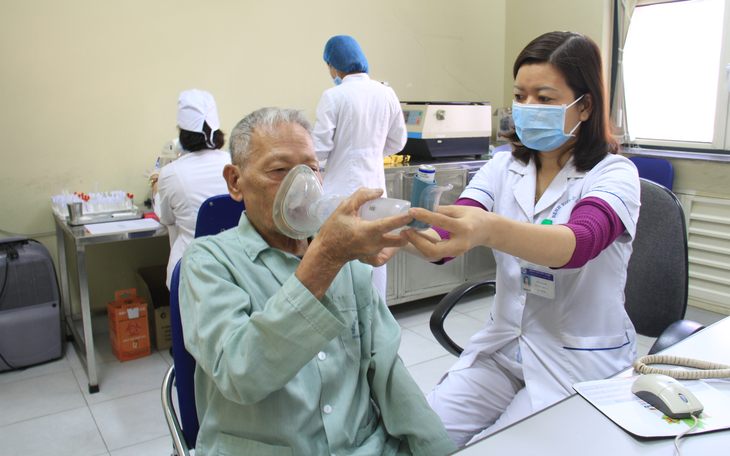 Nhiều người nhập viện chỉ vì ho: Cảnh báo nguy cơ từ bệnh phổi mạn tính
