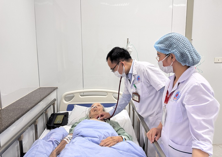 Nhiều người nhập viện chỉ vì ho: Cảnh báo nguy cơ từ bệnh phổi mạn tính- Ảnh 1. Nhiều người nhập viện chỉ vì ho: Cảnh báo nguy cơ từ bệnh phổi mạn tính- Ảnh 1.