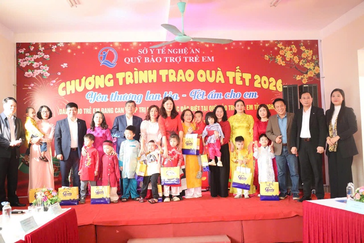 'Tết ấm cho em' đến với trẻ rối loạn phổ tự kỷ ở Nghệ An- Ảnh 3.