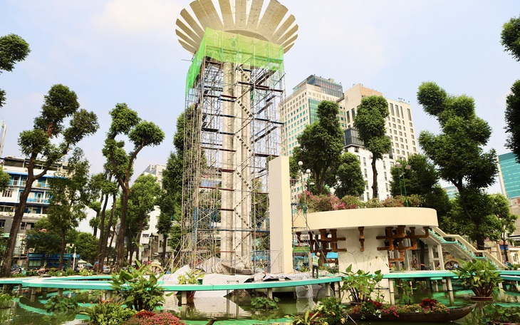 Diện mạo Hồ Con Rùa sau một tuần chỉnh trang