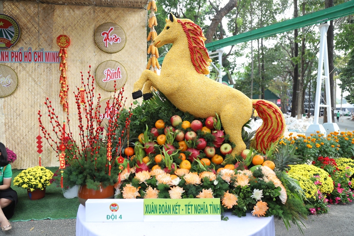 Người dân TPHCM mua sắm tại siêu thị 0 đồng trong Ngày hội 'Xuân đoàn kết - Tết nghĩa tình'- Ảnh 8.