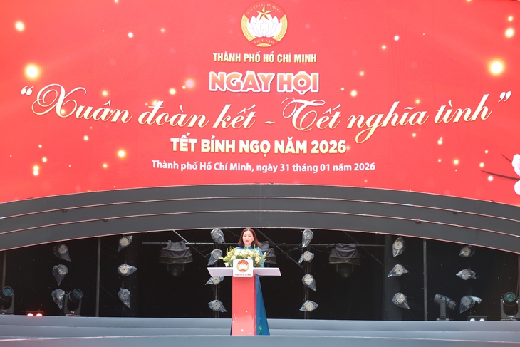 Người dân TPHCM mua sắm tại siêu thị 0 đồng trong Ngày hội 'Xuân đoàn kết - Tết nghĩa tình'- Ảnh 1.