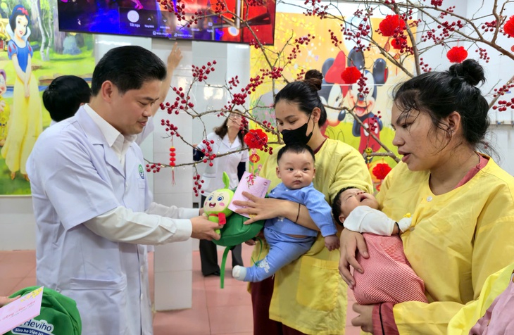 Thứ trưởng Thường trực Vũ Mạnh Hà làm việc tại vùng Tây Nam Nghệ An: Giữ vững tuyến cơ sở, nâng tầm bệnh viện khu vực miền núi- Ảnh 2. Thứ trưởng Thường trực Vũ Mạnh Hà làm việc tại vùng Tây Nam Nghệ An: Giữ vững tuyến cơ sở, nâng tầm bệnh viện khu vực miền núi- Ảnh 2.